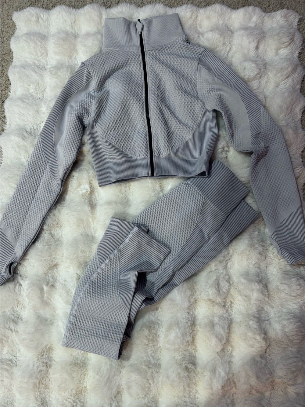 Seamless Zip-Up Athletic Set in Light Gray